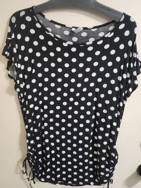 Acting Pro Black and White Polka Dot Short Sleeve Top Size: XL Used